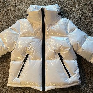 New Sam.NY Coat .The Coat is a Med,but if u are a small you can fit runs SMALL!